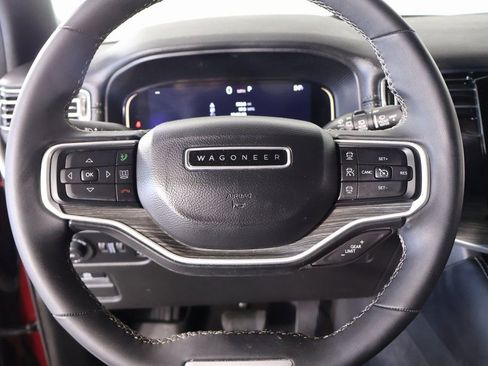 Used 2022 Jeep Wagoneer Series III RWD image 3
