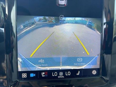 Used 2022 Volvo XC60 T8 Inscription w/ Advanced Package image 14