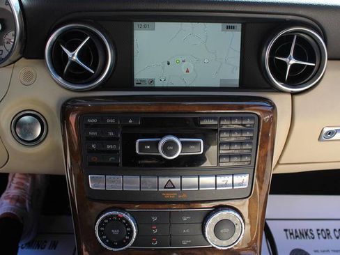 Used 2015 Mercedes-Benz SLK 250 w/ Premium Package image 25