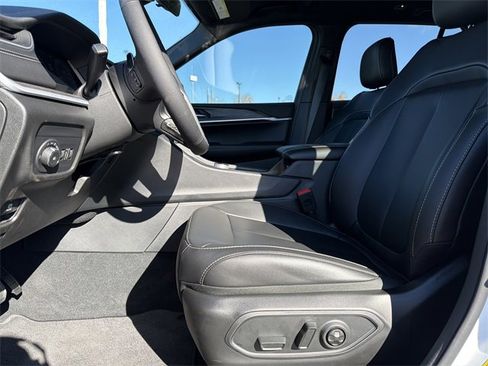 New 2025 Jeep Grand Cherokee Limited image 9