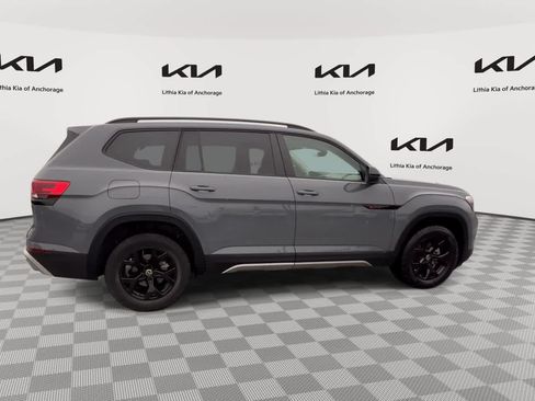 Used 2024 Volkswagen Atlas Peak Edition SEL AWD/4WD image 9