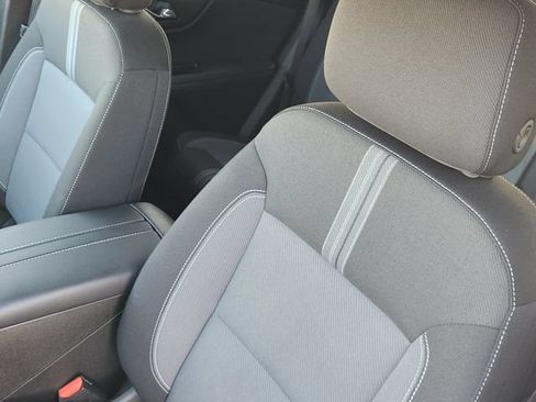 Used 2025 Chevrolet Blazer LT FWD image 24