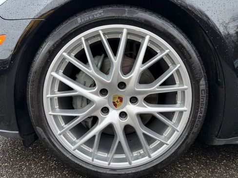 Used 2018 Porsche Panamera 4S image 34