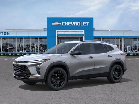 New 2026 Chevrolet Trax ACTIV w/ Sunroof Package FWD image 2