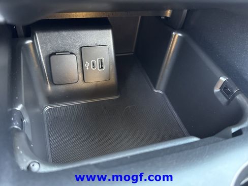 Certified 2025 Ford Explorer Active w/ Active Comfort Package image 6