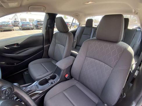 Used 2025 Toyota Corolla LE image 20