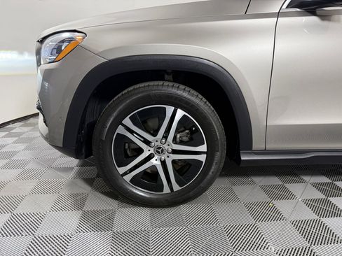 Used 2022 Mercedes-Benz GLS 450 4MATIC image 11