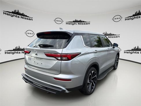 Used 2024 Mitsubishi Outlander SE AWD/4WD image 5