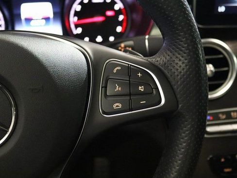 Used 2019 Mercedes-Benz GLC 300 4MATIC image 5