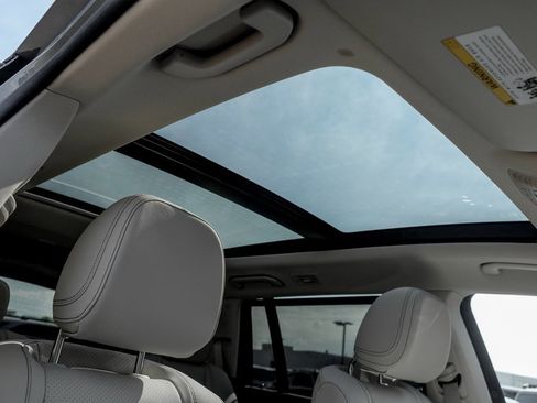 Used 2026 Mercedes-Benz GLS 450 GLS 450 image 26