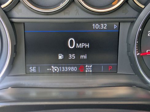 Used 2019 Chevrolet Silverado 1500 LT Trail Boss AWD/4WD image 22