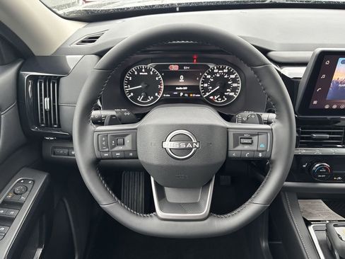 New 2026 Nissan Pathfinder SV image 15