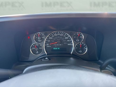Used 2024 Chevrolet Express 2500 w/ Driver Convenience Package image 16