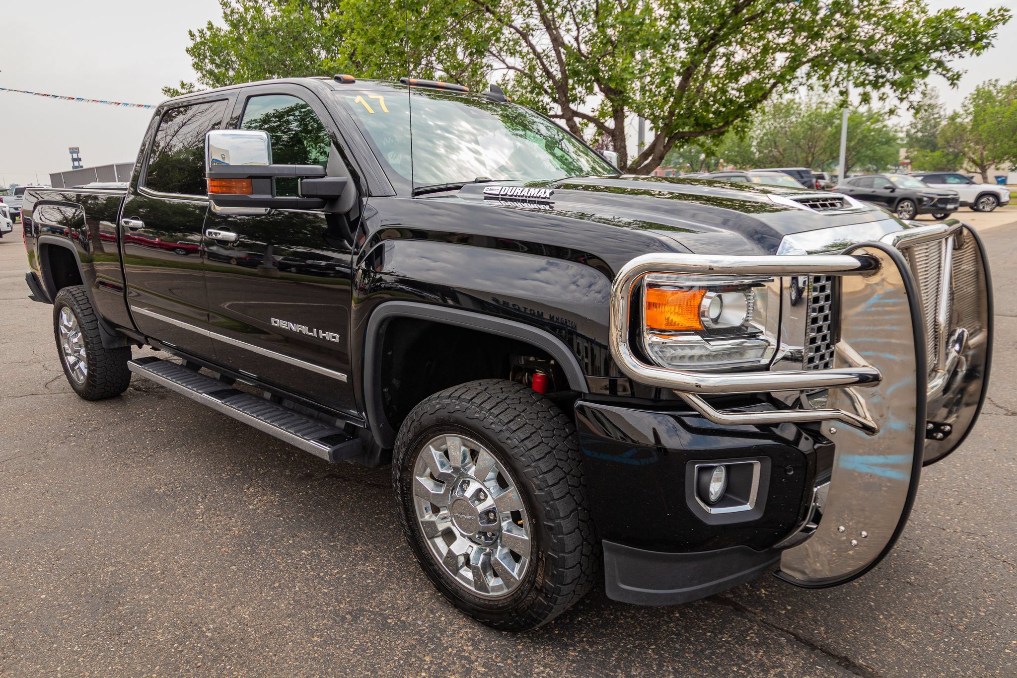 Used 2017 GMC Sierra 2500 Denali w/ Duramax Plus Package AWD/4WD image 5