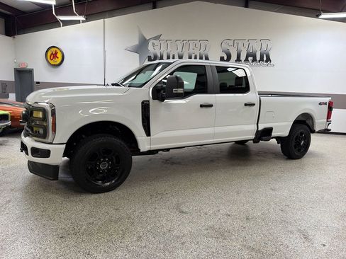 Used 2023 Ford F250 XL w/ STX Appearance Package AWD/4WD image 2