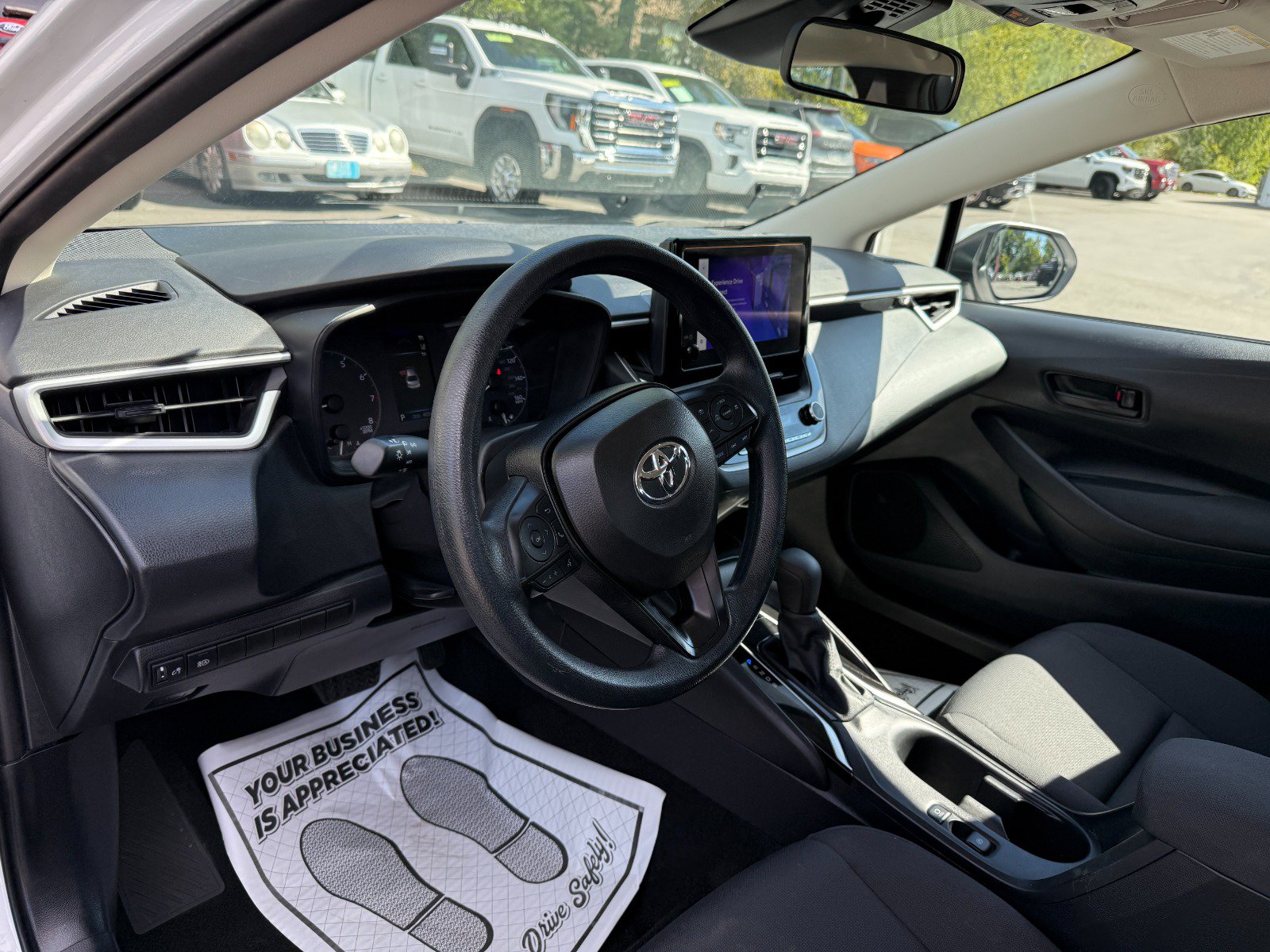 Used 2025 Toyota Corolla LE FWD image 13