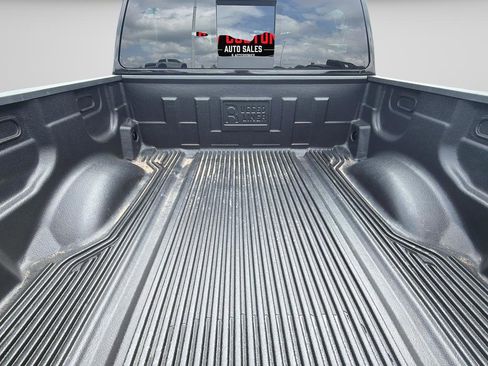 Used 2023 Nissan Titan SV AWD/4WD image 13