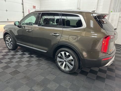 Used 2022 Kia Telluride S AWD/4WD image 7
