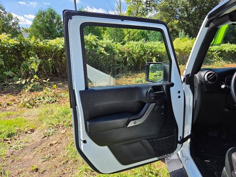 Used 2015 Jeep Wrangler Sport w/ Quick Order Package 24S AWD/4WD image 15