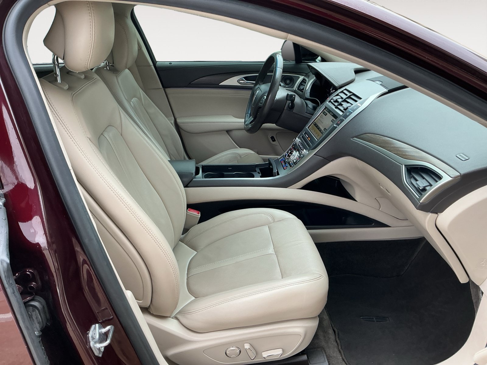 Used 2018 Lincoln MKZ Reserve w/ Climate Package FWD image 15