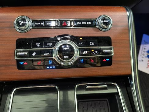 Used 2023 Lincoln Aviator Reserve w/ Elements Package Plus RWD image 18