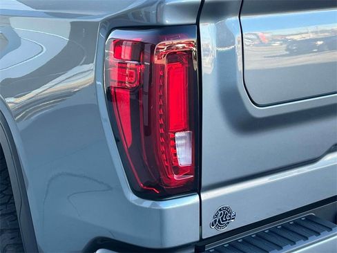 Used 2021 GMC Sierra 1500 AT4 w/ AT4 Preferred Package image 10