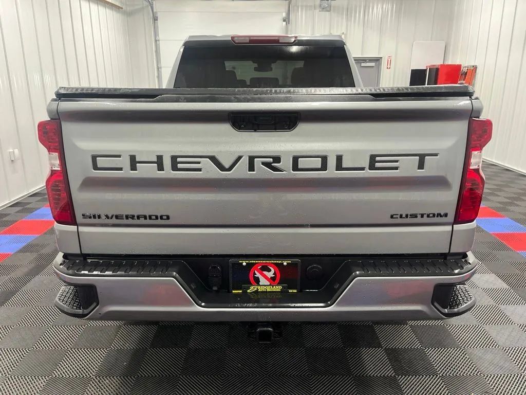 Used 2023 Chevrolet Silverado 1500 Custom w/ LPO, Dark Essentials Package AWD/4WD image 4