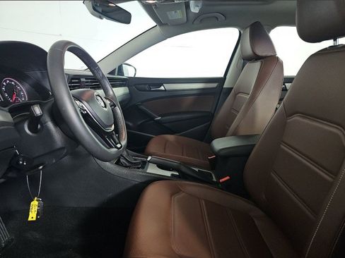 Used 2021 Volkswagen Passat 2.0T SE image 31