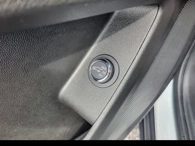 Certified 2023 Chevrolet Traverse LT FWD image 18