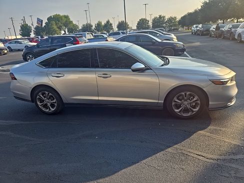 Used 2024 Honda Accord EX image 4