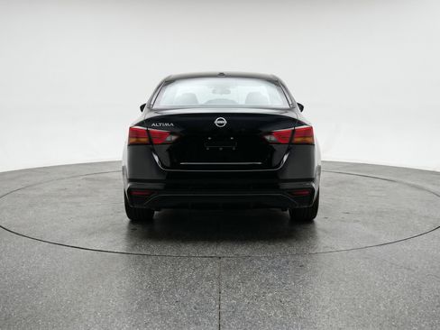 Used 2025 Nissan Altima 2.5 SV FWD image 7