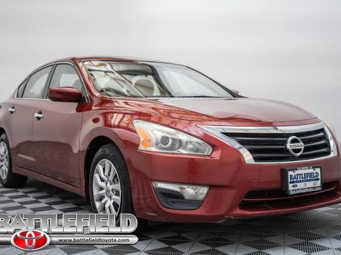 Used 2014 Nissan Altima 2.5 S FWD image 1