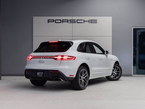 Used 2025 Porsche Macan image 7