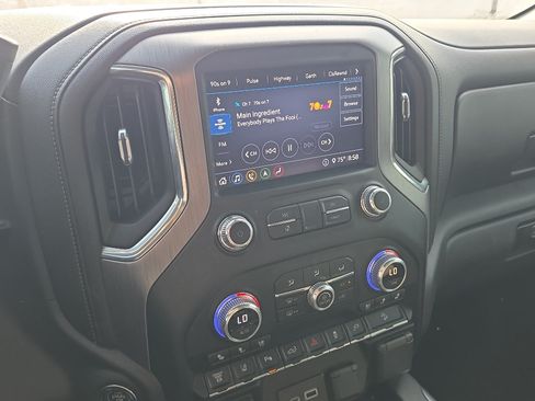 Used 2020 GMC Sierra 2500 Denali w/ Denali Ultimate Package AWD/4WD image 12