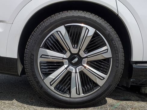 New 2025 Cadillac Escalade IQ Luxury 2 image 41