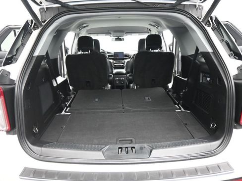 Certified 2020 Ford Explorer Limited w/ Hybrid Equipment Group 310A RWD image 24