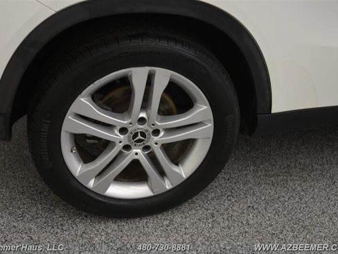 Used 2018 Mercedes-Benz GLA 250 4MATIC w/ Premium Package image 42