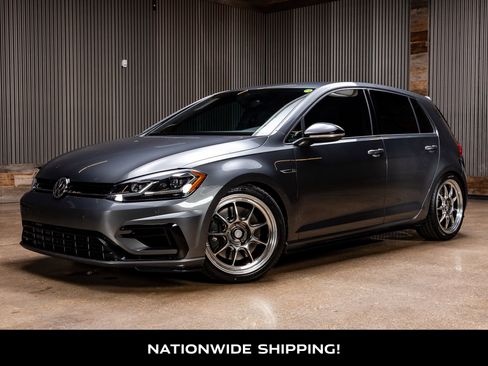 Used 2018 Volkswagen Golf R 4-Door image 4