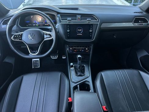 Used 2023 Volkswagen Tiguan SE R-Line image 13