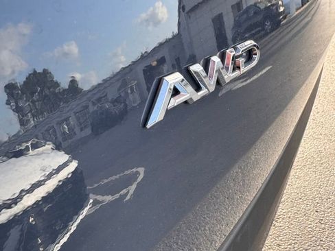 Used 2024 Toyota Grand Highlander Limited image 9