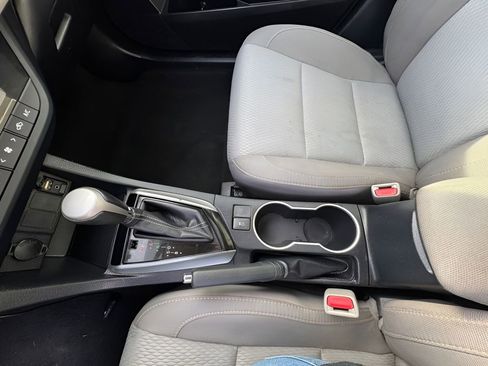 Used 2016 Toyota Corolla LE image 22