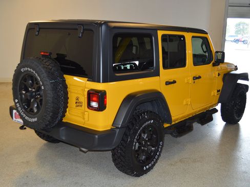 Used 2021 Jeep Wrangler Unlimited Sport AWD/4WD image 3