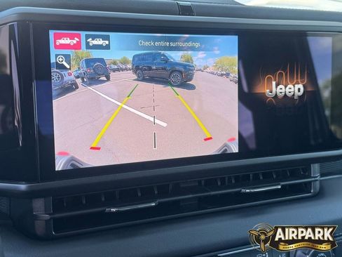 New 2025 Jeep Gladiator Rubicon w/ Convenience Group AWD/4WD image 19