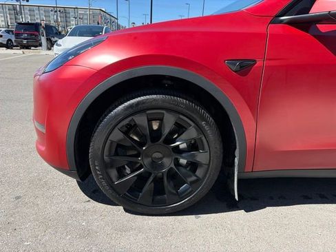 Used 2023 Tesla Model Y Long Range AWD/4WD image 4
