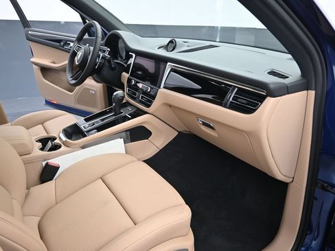 New 2026 Porsche Macan AWD/4WD image 21