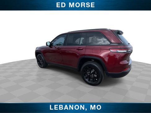 Used 2025 Jeep Grand Cherokee Altitude AWD/4WD image 6