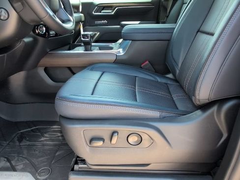 New 2026 Chevrolet Silverado 1500 High Country AWD/4WD image 11
