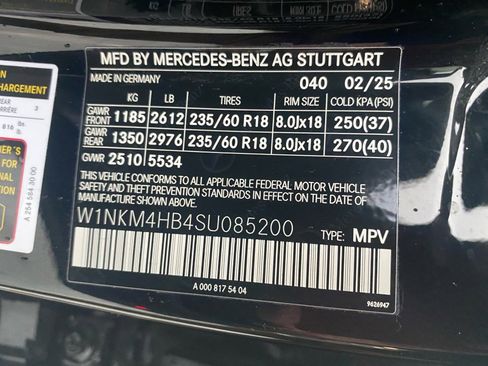 Used 2025 Mercedes-Benz GLC 300 4MATIC image 35