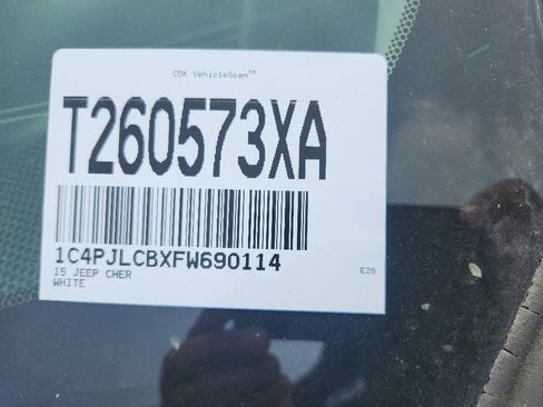 Used 2015 Jeep Cherokee Latitude FWD image 4