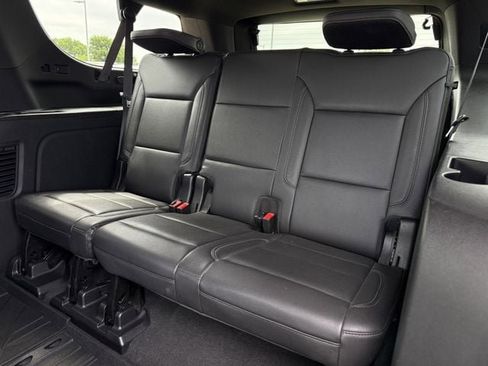 Used 2021 Chevrolet Suburban LT w/ LT Signature Package RWD image 30